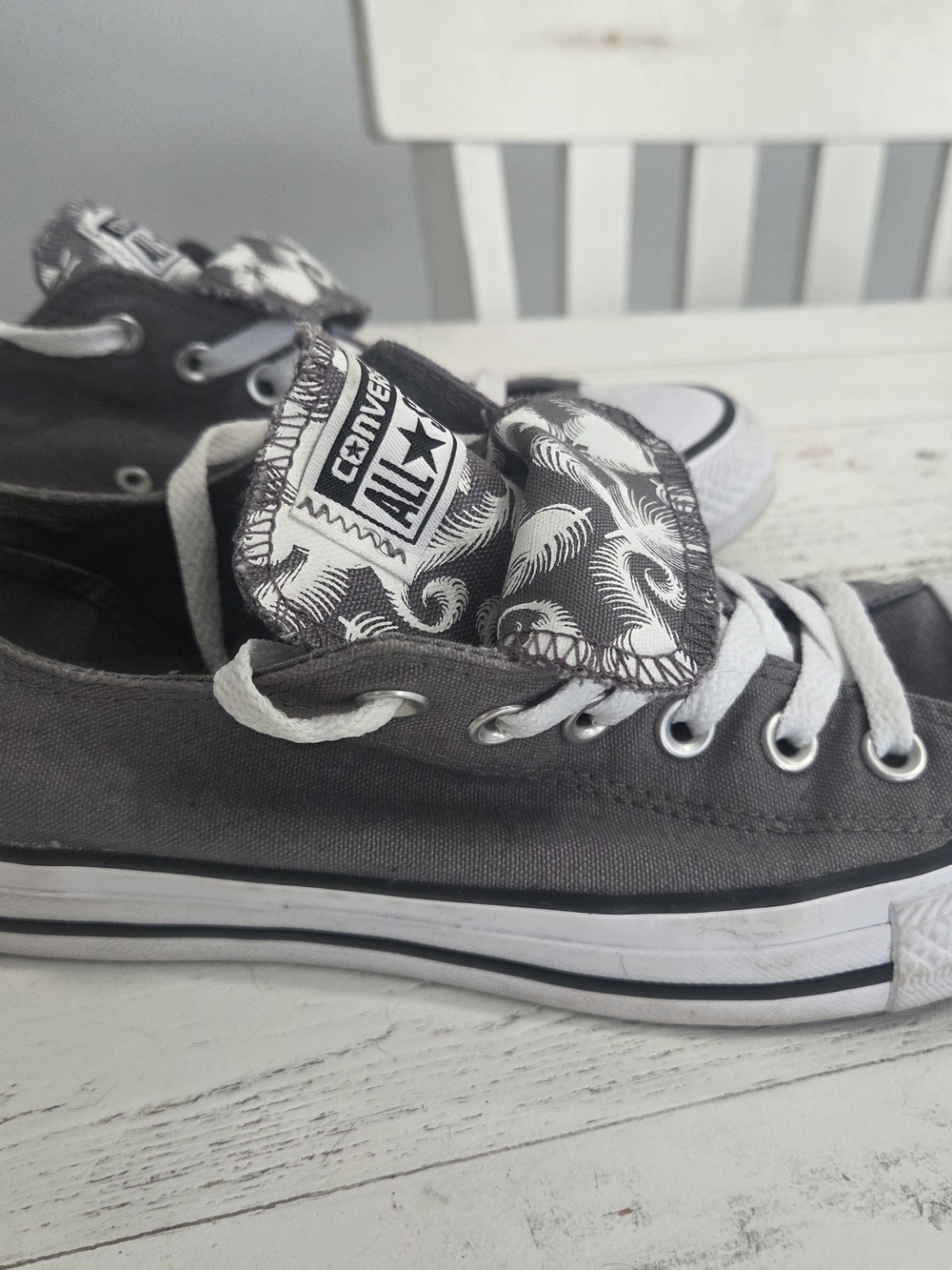 Converse Womens Chuck Taylor All Star Low Top Sneakers in Gray. - Picture 5 of 10